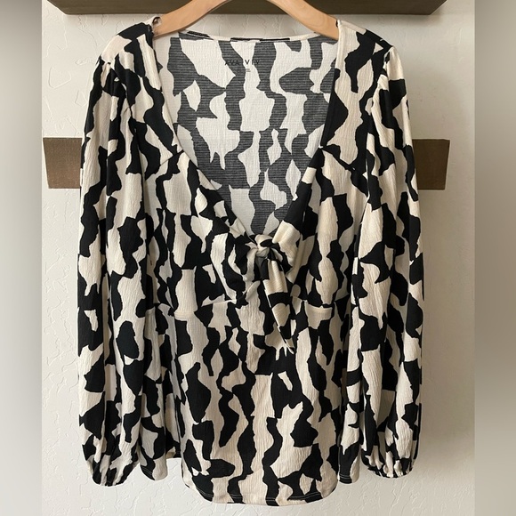 Ava & Viv| Long Sleeve Feminine Blouse, Wide Sleeve•••Size 2x, Knit Material - Picture 2 of 11